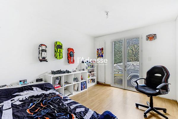 Exclusivité - Maison T6 de 161m² avec un grand garage de 35m² sur une parcelle de 890 m² avec Piscine