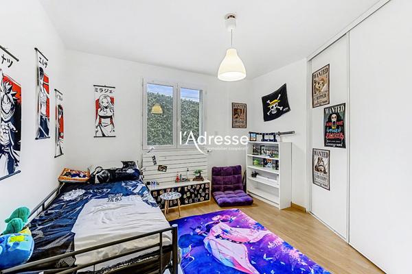 Exclusivité - Maison T6 de 161m² avec un grand garage de 35m² sur une parcelle de 890 m² avec Piscine