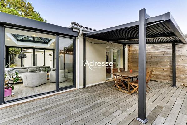 Exclusivité - Maison T6 de 161m² avec un grand garage de 35m² sur une parcelle de 890 m² avec Piscine