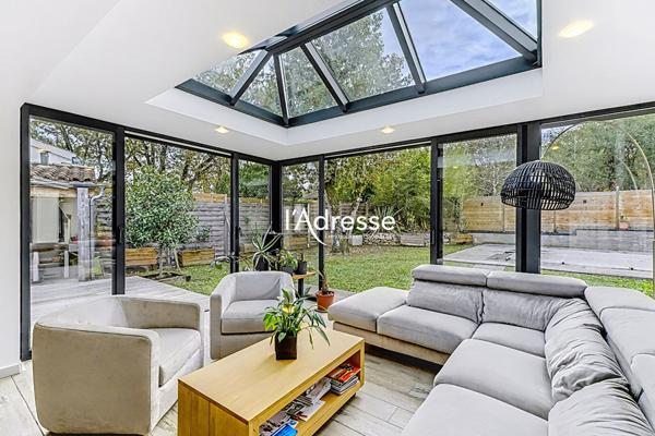 Exclusivité - Maison T6 de 161m² avec un grand garage de 35m² sur une parcelle de 890 m² avec Piscine