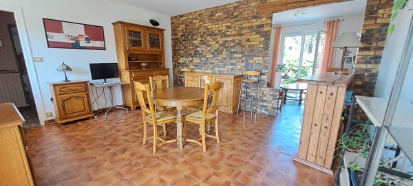 Maison spacieuse à vendre à Étampes - Un véritable havre de paix !