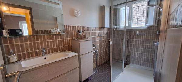 Maison spacieuse à vendre à Étampes - Un véritable havre de paix !