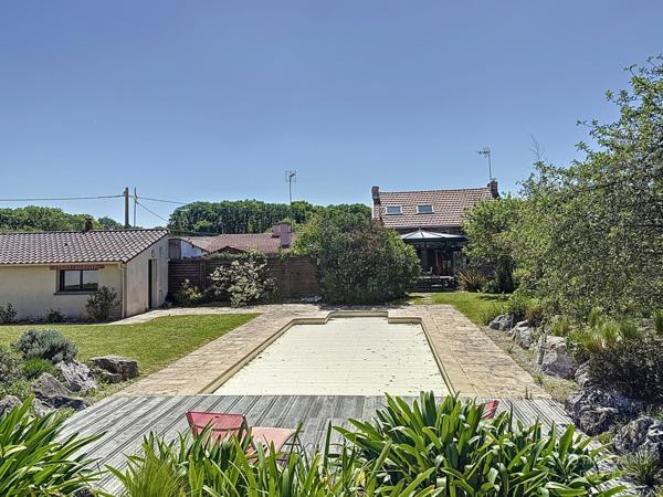 Piscine - Maison en pierre