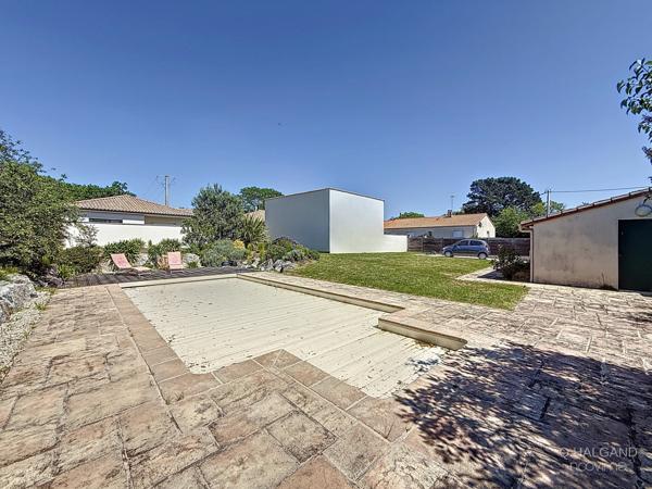 Piscine - Maison en pierre