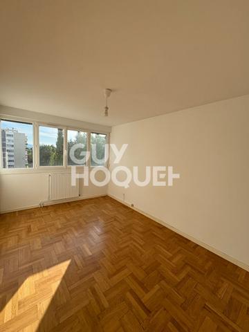 A Louer T2 de 49 m² avec balcon et place de stationnement à Sainte Foy Lès Lyon