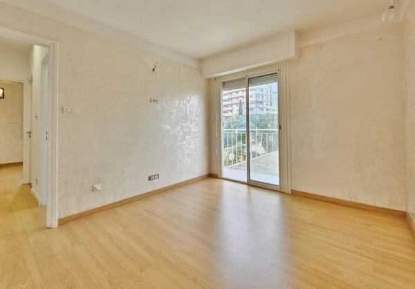 AJACCIO T3 rénové vue mer en dernier étage Ajaccio (20090)