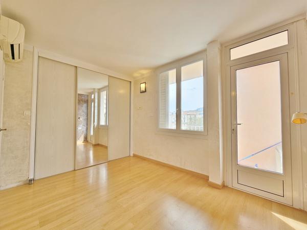 AJACCIO T3 rénové vue mer en dernier étage Ajaccio (20090)