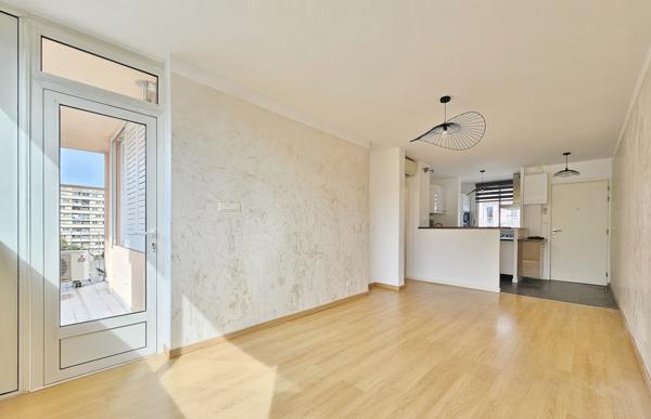 AJACCIO T3 rénové vue mer en dernier étage Ajaccio (20090)