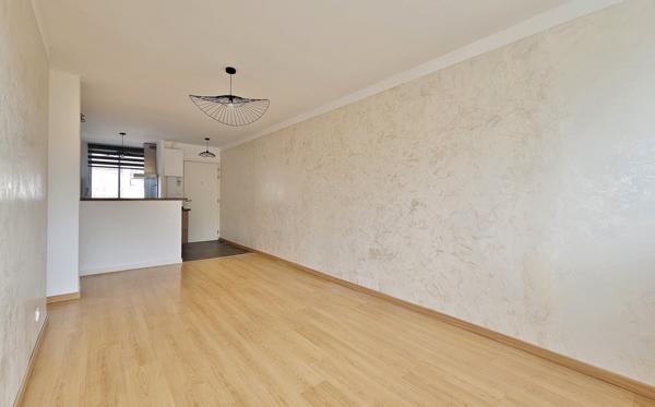 AJACCIO T3 rénové vue mer en dernier étage Ajaccio (20090)