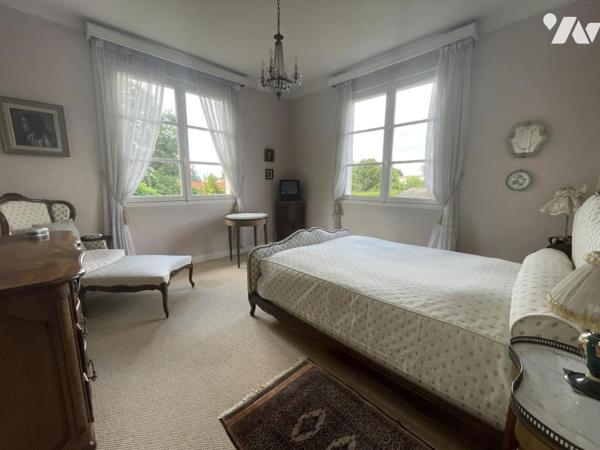 Maison familiale de 5 chambres - grand garage - jardin arboré