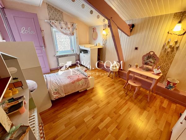 Maison
                                                                                                                                                                                                                                                                                                                        6 pièce(s)                                                                                                                                                                                                          4 chambre(s)                                                                                                                                                                                                          130  m²