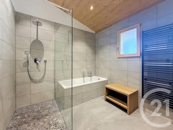 Maison à vendre  5 pièces - 109 m 2   TANINGES  - 74