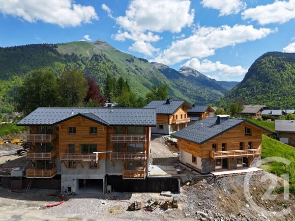 Maison à vendre  5 pièces - 109 m 2   TANINGES  - 74