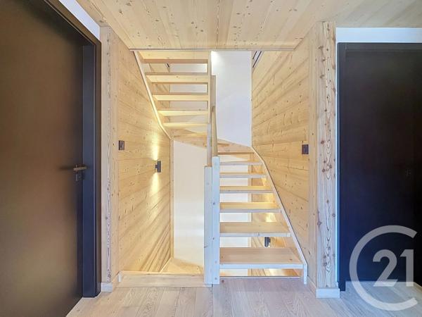 Maison à vendre  5 pièces - 109 m 2   TANINGES  - 74