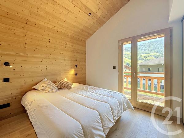 Maison à vendre  5 pièces - 109 m 2   TANINGES  - 74