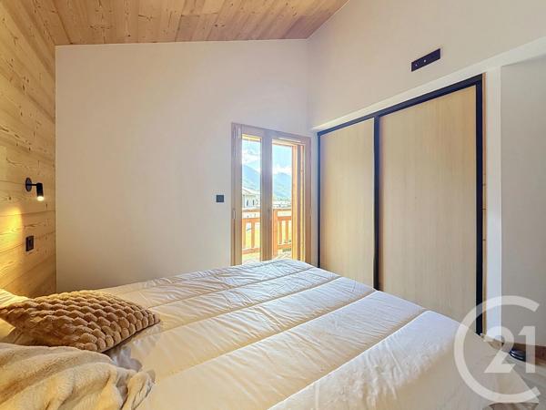 Maison à vendre  5 pièces - 109 m 2   TANINGES  - 74