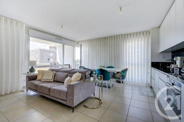 Appartement T3 à vendre  3 pièces - 62,50 m 2   LYON  - 69009