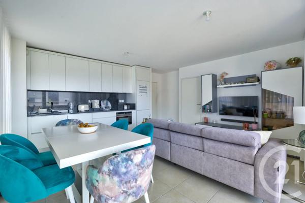Appartement T3 à vendre  3 pièces - 62,50 m 2   LYON  - 69009