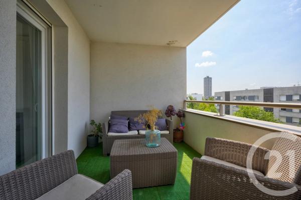 Appartement T3 à vendre  3 pièces - 62,50 m 2   LYON  - 69009