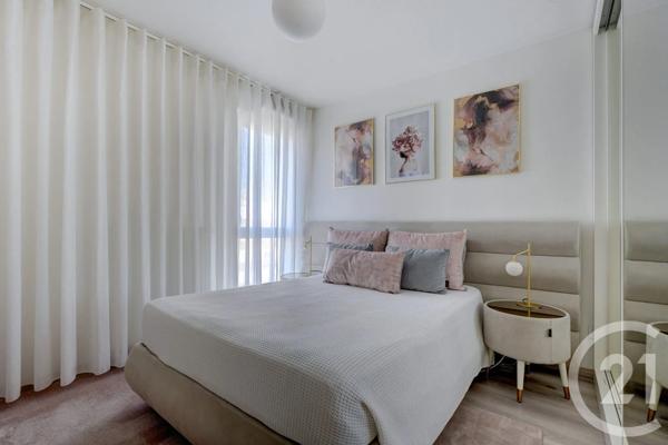 Appartement T3 à vendre  3 pièces - 62,50 m 2   LYON  - 69009