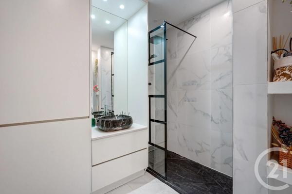 Appartement T3 à vendre  3 pièces - 62,50 m 2   LYON  - 69009