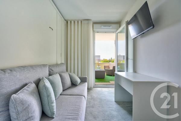 Appartement T3 à vendre  3 pièces - 62,50 m 2   LYON  - 69009