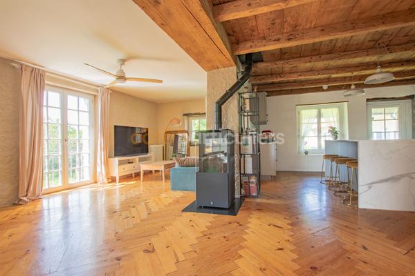 Vente
                Villa190 m² - 7 Pièces -
                    SCIEZ (74140)