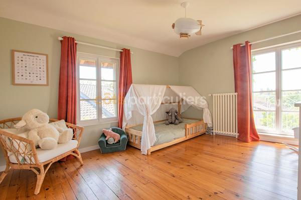 Vente
                Villa190 m² - 7 Pièces -
                    SCIEZ (74140)