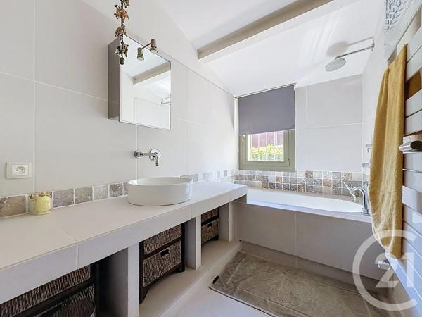 Maison à vendre  6 pièces - 178 m 2   LA ROQUETTE SUR SIAGNE  - 06