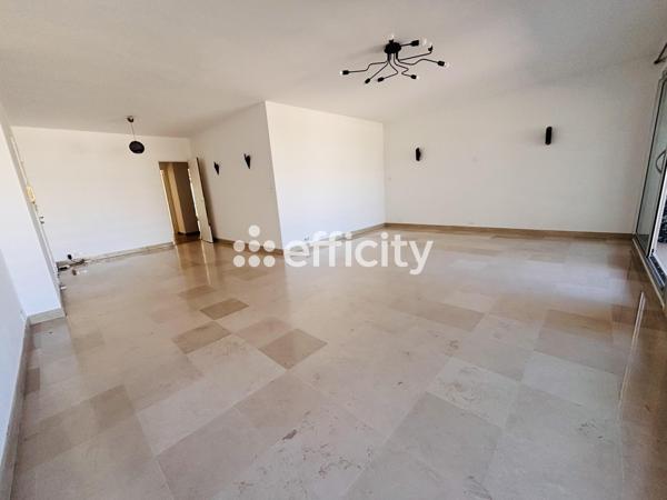 Appartement
         4 pièces
        - 115 m² 490 000 € *