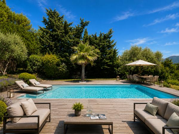 Maison
         6 pièces
        - 200 m² 1 980 000 € *