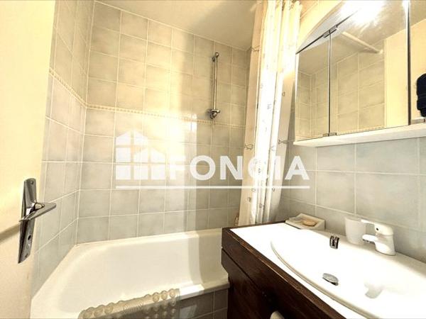 À vendre Studio 30 m² - La Salle-les-alpes 05240