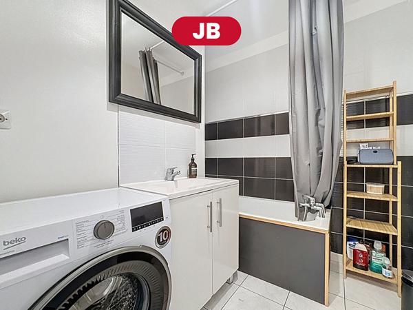 JB - Grand T2 de 51 m2 - Extérieur - Parking - Centre de LOOS