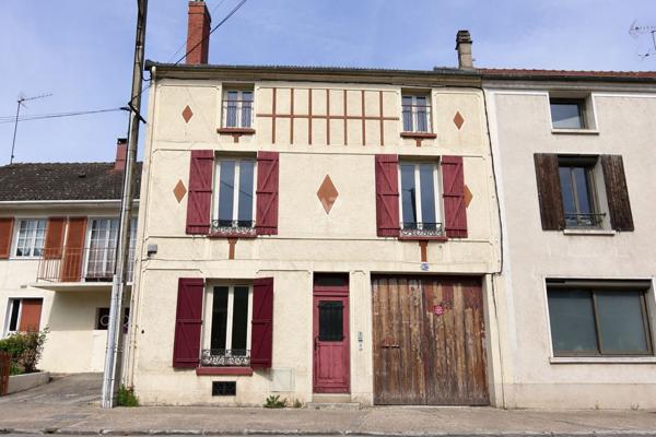 Maison Vaux-sur-seine 7 pièce(s) 164.23 m2 €265 000 ** - Référence 1754