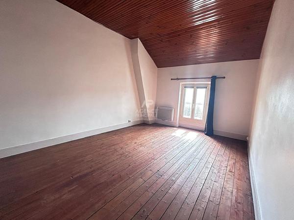 Maison Vaux-sur-seine 7 pièce(s) 164.23 m2 €265 000 ** - Référence 1754