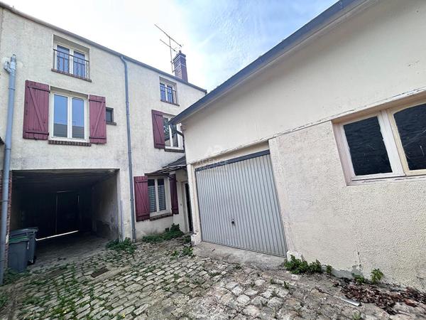 Maison Vaux-sur-seine 7 pièce(s) 164.23 m2 €265 000 ** - Référence 1754