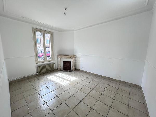 Maison Vaux-sur-seine 7 pièce(s) 164.23 m2 €265 000 ** - Référence 1754