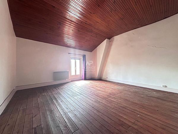 Maison Vaux-sur-seine 7 pièce(s) 164.23 m2 €265 000 ** - Référence 1754