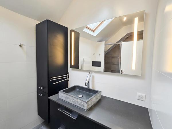 94350 VILLIERS-SUR-MARNE - CENTRE VILLE - LOFT - 106m² - 4 PIÈCES - 2 CHAMBRES - 2 BALCONS - DERNIER ÉTAGE - PARKING - RER 