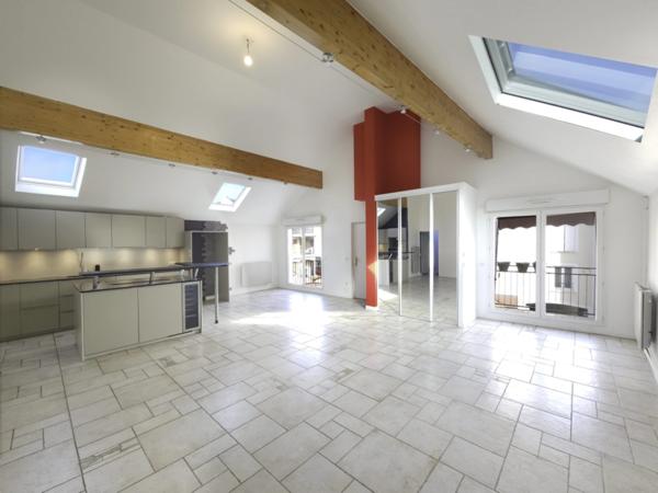 94350 VILLIERS-SUR-MARNE - CENTRE VILLE - LOFT - 106m² - 4 PIÈCES - 2 CHAMBRES - 2 BALCONS - DERNIER ÉTAGE - PARKING - RER 