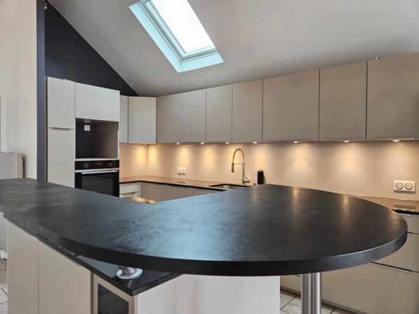 94350 VILLIERS-SUR-MARNE - CENTRE VILLE - LOFT - 106m² - 4 PIÈCES - 2 CHAMBRES - 2 BALCONS - DERNIER ÉTAGE - PARKING - RER 