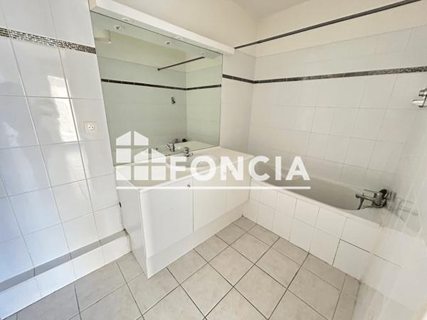 Location Appartement 2 pièces 51.75 m² - 70 AVENUE CLAUDE MONNET Marseille 13014