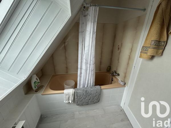 Maison traditionnelle 5 pièces de 97 m² à Saint-Benoît-du-Sault (36170)