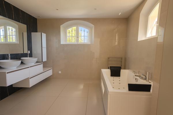 Maison à vendre |  Vallauris |  6 pièces | 270,2 m²