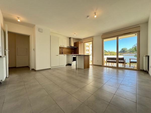 Trois Lucs 13012 Appartement type 3 avec terrasse, parking et box 