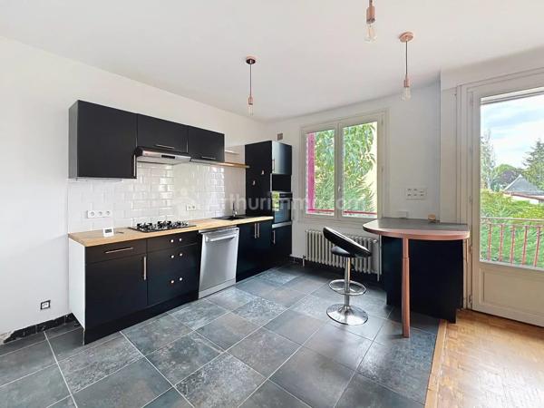 Location                                                      Maison
                        
                     3 pièces                      89 m2                     à Clermont-Ferrand