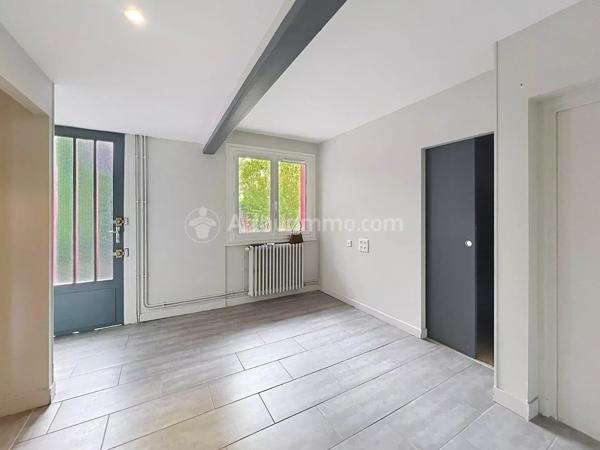Location                                                      Maison
                        
                     3 pièces                      89 m2                     à Clermont-Ferrand