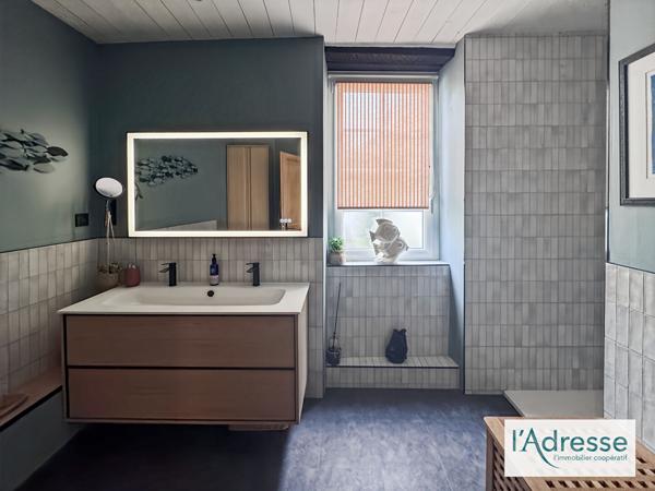 EXCLUSIVITE Élégante Maison en pierre rénovée avec piscine et dépendance