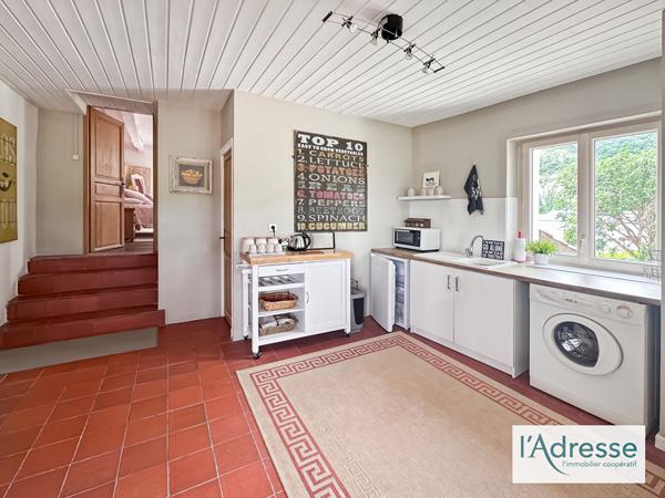 EXCLUSIVITE Élégante Maison en pierre rénovée avec piscine et dépendance