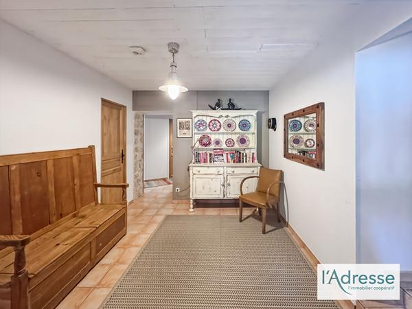 EXCLUSIVITE Élégante Maison en pierre rénovée avec piscine et dépendance